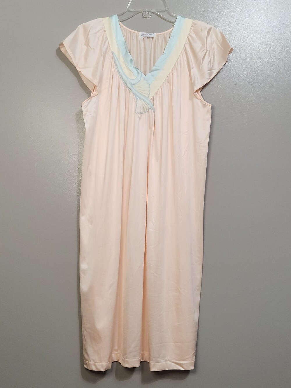 Vintage Vanity Fair Peach Nightgown with Cream and Pale Blue Trim Size Medium